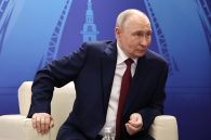 Путин предложил отложить снижение порога по НДС для бизнеса в России