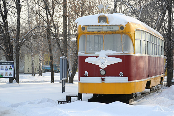 Первый трамвай с горячим кирпичом проехал по улицам Новосибирска 91 год назад