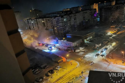 Пожар в хлебном киоске спровоцировал транспортный коллапс на МЖК