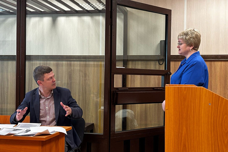 Суд отстранил от должности заместителя главы Колыванского района Румынскую