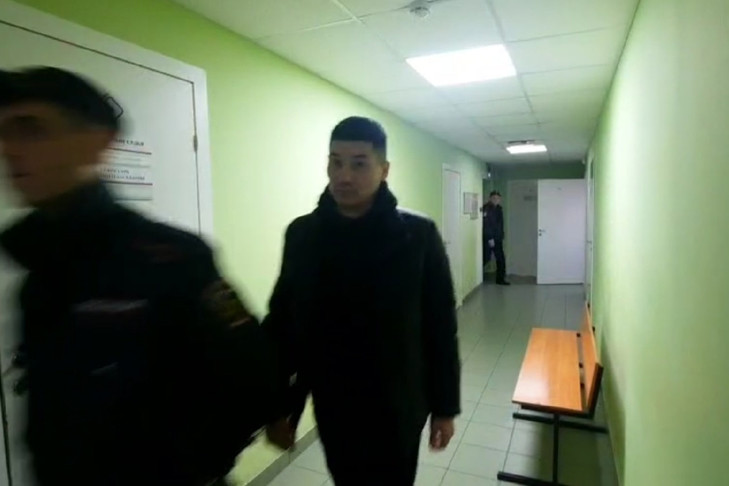 Алмаз из Казахстана украл 4,7 млн рублей у постояльца гостиницы в Купино