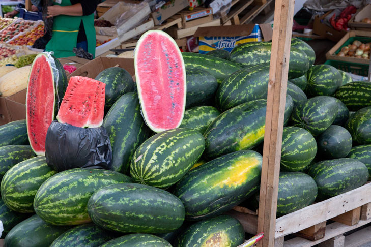 Более 1500 арбузов изъяли у торговцев в Октябрьском районе Новосибирска
