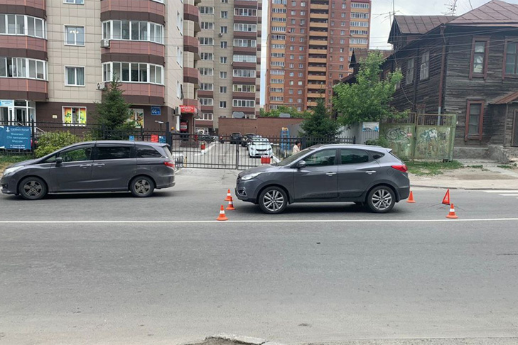 Школьницу сбил автомобиль Hyundai в центре Новосибирска