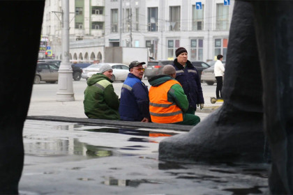 Всего четыре дня будут работать новосибирцы на следующей неделе