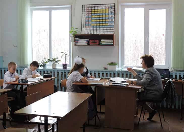 Советские школьники вернулись в классы с дистанта под Искитимом