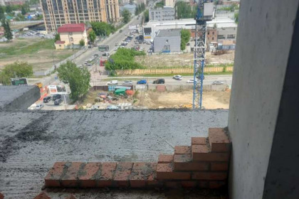Каменщик упал с 12-го этажа в ЖК на Писарева в Новосибирске