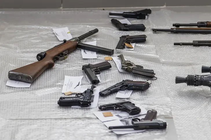 Полиция изъяла сотни боеприпасов и 78 единиц оружия у жителей Новосибирска