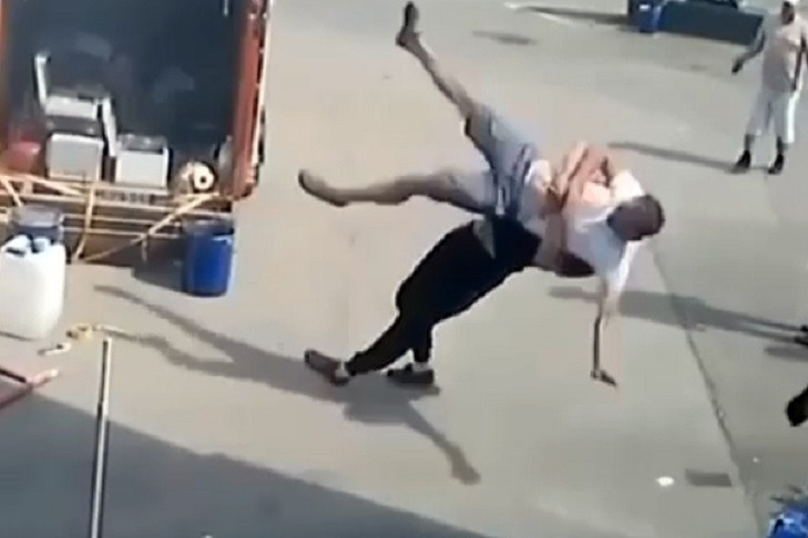 Суд арестовал цыганского барона за избиение рабочего АЗС под Новосибирском