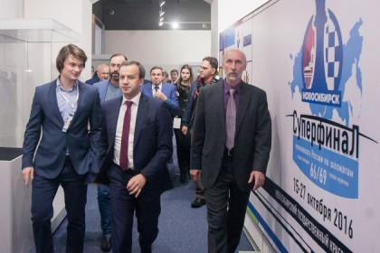Дворкович посетил суперфинал гроссмейстеров в музее   