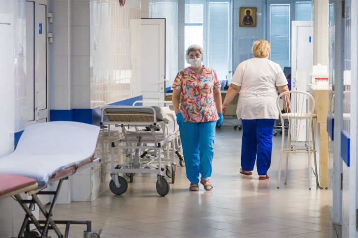 В Новосибирске разбираются с навязыванием услуг частных «скорых» в больнице