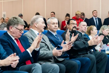 Новосибирцы побили рекорд посещаемости хоккея формата 3х3