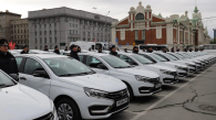 В Новосибирске полицейским вручили ключи от новых служебных автомобилей