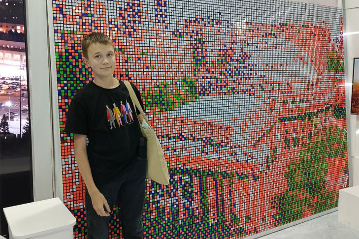 Картина из 2000 кубиков Рубика украсила стенд региона на выставке-форуме «Россия»