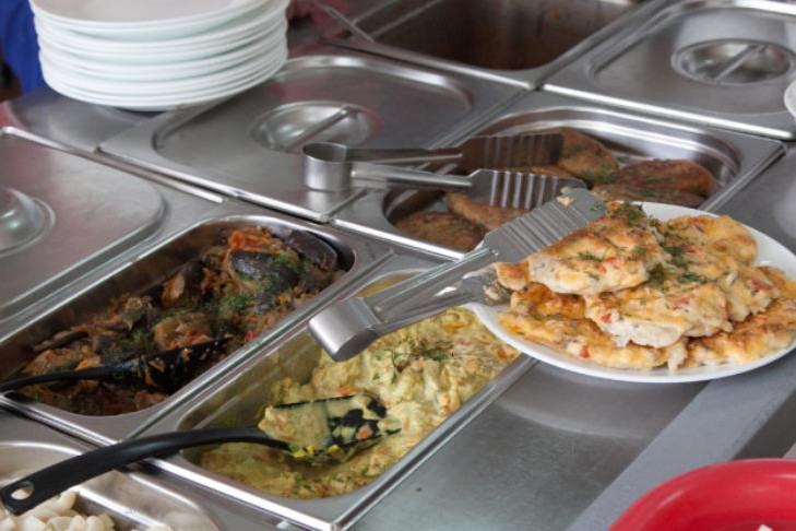 Способы не растолстеть в отпуске назвала новосибирцам врач Горячева