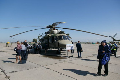 4 вертолета Минобороны Венгрии доставлены в Новосибирск для ремонта