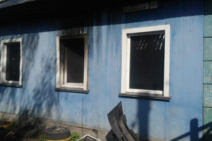 Многодетная семья спаслась из горящего дома в Купино