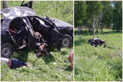 В пьяном ДТП под Черепаново погибла женщина и пострадали дети