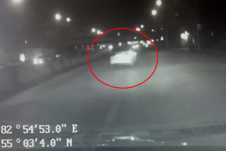 В Новосибирске девушка сбежала с вечеринки на угнанном автомобиле