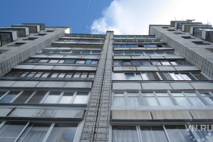 Двухлетний мальчик закрыл маму на балконе и пошел спать