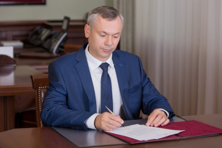 Губернатор Травников возглавил оргкомитет по подготовке к МЧМ-2023 по хоккею