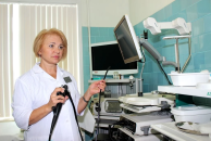 Новосибирские врачи достали иглу из желудка подростка