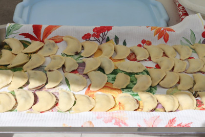 Рекорд по лепке вареников с картошкой установили под Новосибирском