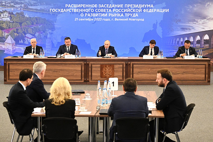 Новые инициативы по развитию рынка труда: Андрей Травников принял участие в заседании Президиума Госсовета РФ