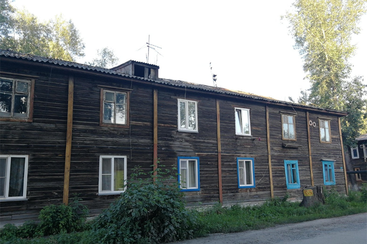 Жилой барак в Затоне Новосибирска привлек внимание главы СКР Бастрыкина