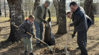 Мэр Новосибирска принял участие в общегородском субботнике