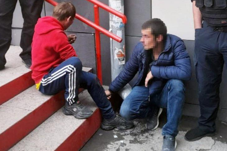 Драку в баре Новосибирска устроили двое жителей Тывы