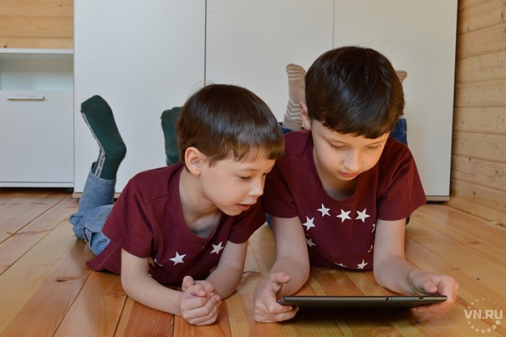 10 тысяч сказок прочитали волонтеры горячей линии для детей на самоизоляции