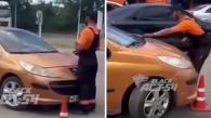 В Новосибирске водитель Peugeot наехала на работника АЗС