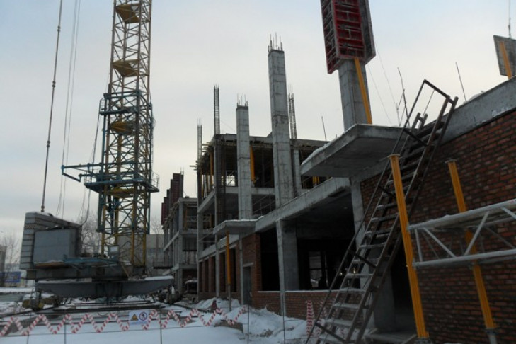 Строительство школы №54 в центре Новосибирска идет с опережением графика