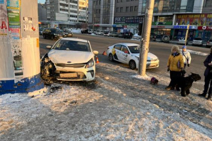 В Новосибирске два таксиста не поделили дорогу - погиб 86-летний пешеход