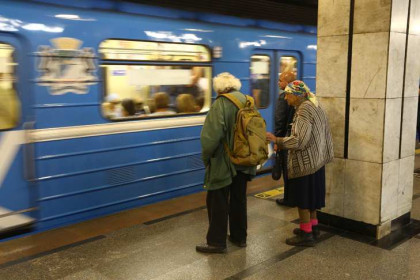 Андрей Травников поручил обновить парк вагонов Новосибирского метрополитена