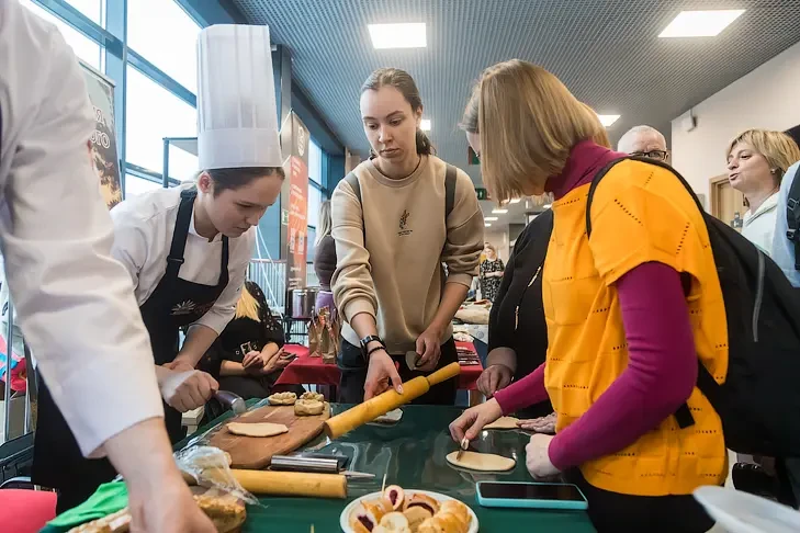 Гастрономическими изысками национальных кухонь удивляли гостей «Локомотив-Арены»