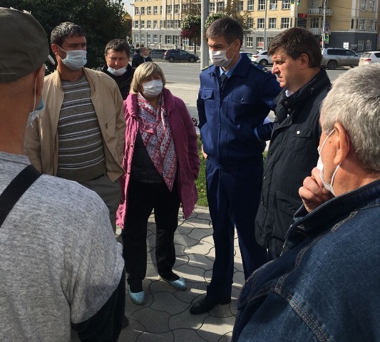 Зампрокурора Новосибирской области встретился с дольщиками домов по ул. Тульская