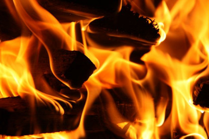 Ассенизаторы забросали фекалиями горящую «ГАЗель»