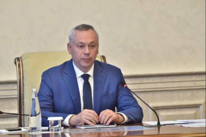 Андрей Травников напомнил о ревакцинации и раскритиковал профилактику от COVID-19 в регионе