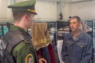 Шестерых мигрантов доставили в военкомат после рейда на птицефабрике в Оби