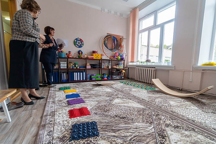 С Днем воспитателя-2025: трогательные поздравления и открытки 27 сентября