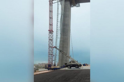 Монтаж вантовой системы моста через Обь продолжается в Новосибирске