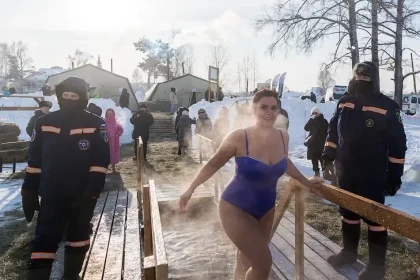 Крещенские купели закрылись в полночь в Новосибирской области