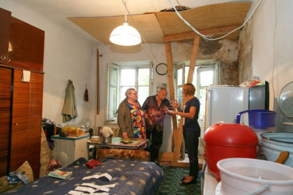 Аварийным домам Новосибирска не дадут окончательно развалиться