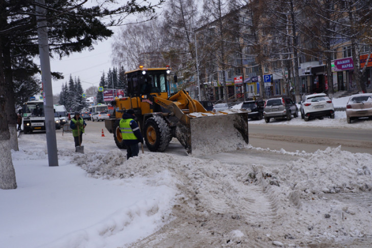 Власти Бердска напоминают о штрафах за несвоевременную уборку снега