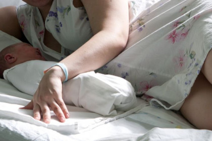 Новосибирцам дополнительно направили федеральные средства на выплаты при рождении третьего ребенка