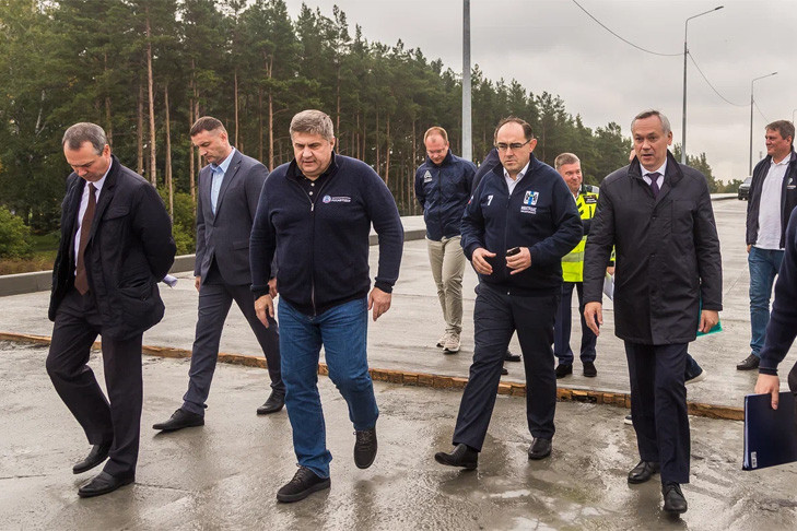 Андрей Травников и Роман Новиков обсудили дороги Новосибирской области