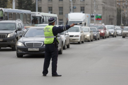 Экс-гаишников наказали за добрососедские связи при исполнении обязанностей в Новосибирске