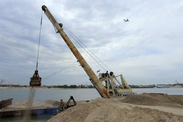 Новосибирск намерен освободить берег Оби от пескобаз