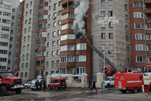 Квартира в девятиэтажном доме загорелась в Новосибирске